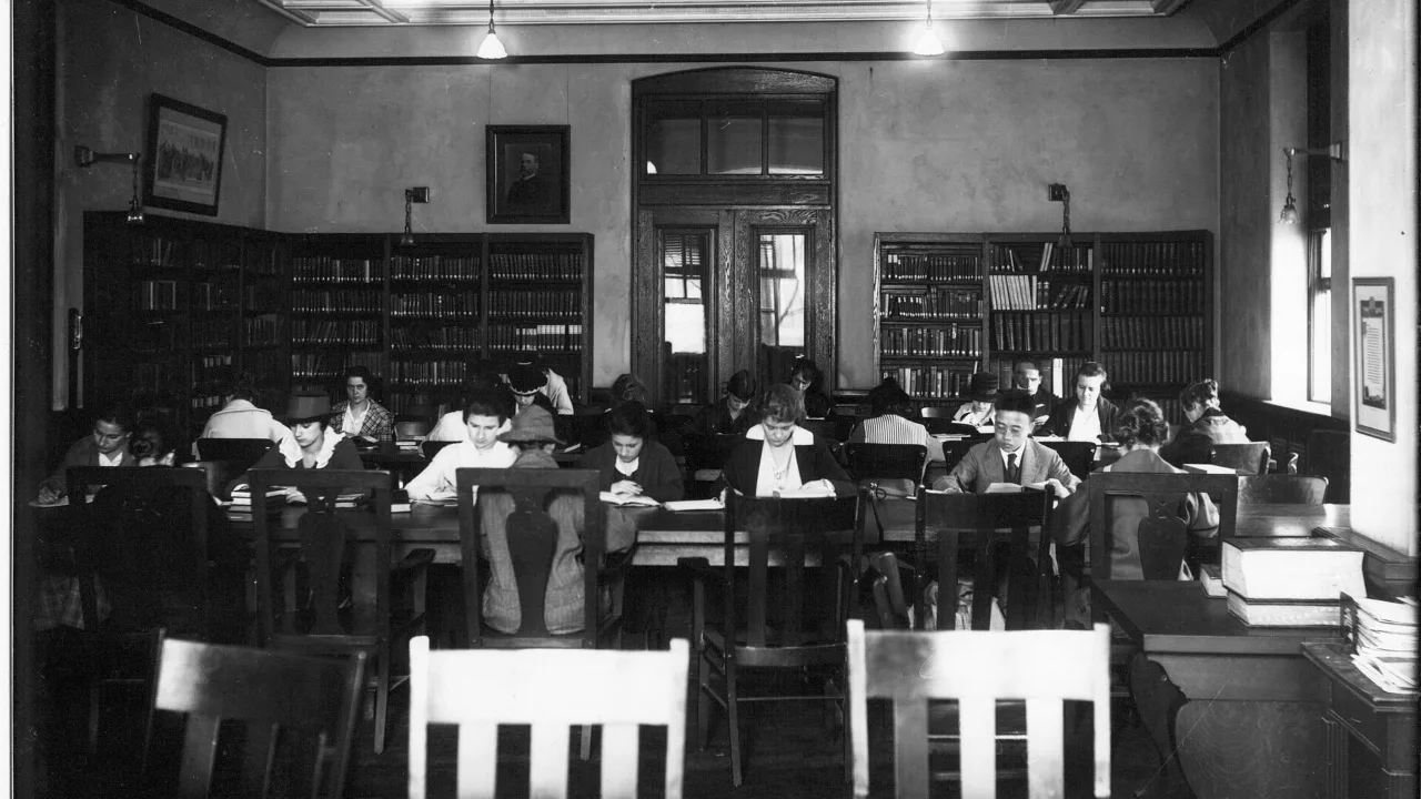 Opini: Literasi Digital Tidak Cukup Diajarkan